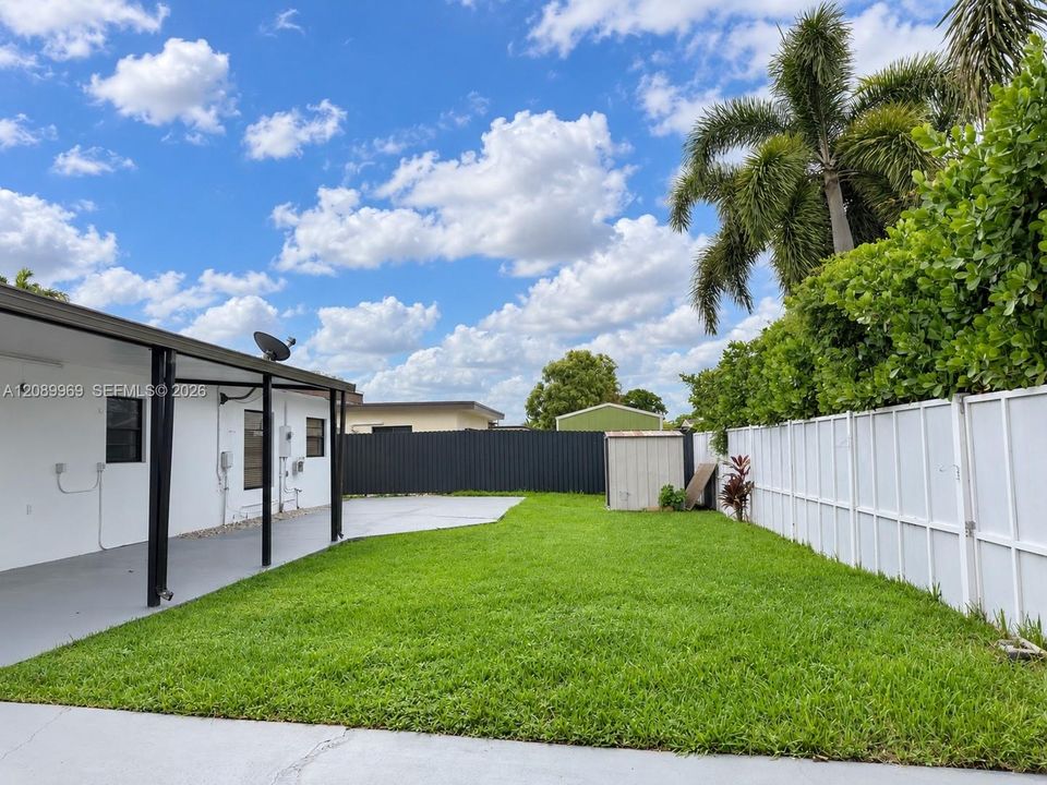 For Rent: $4,300 (4 beds, 2 baths, 2004 Square Feet)