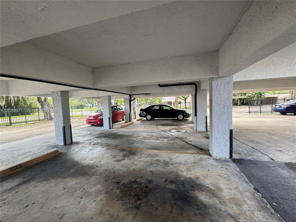 For Rent: $1,600 (1 beds, 1 baths, 750 Square Feet)