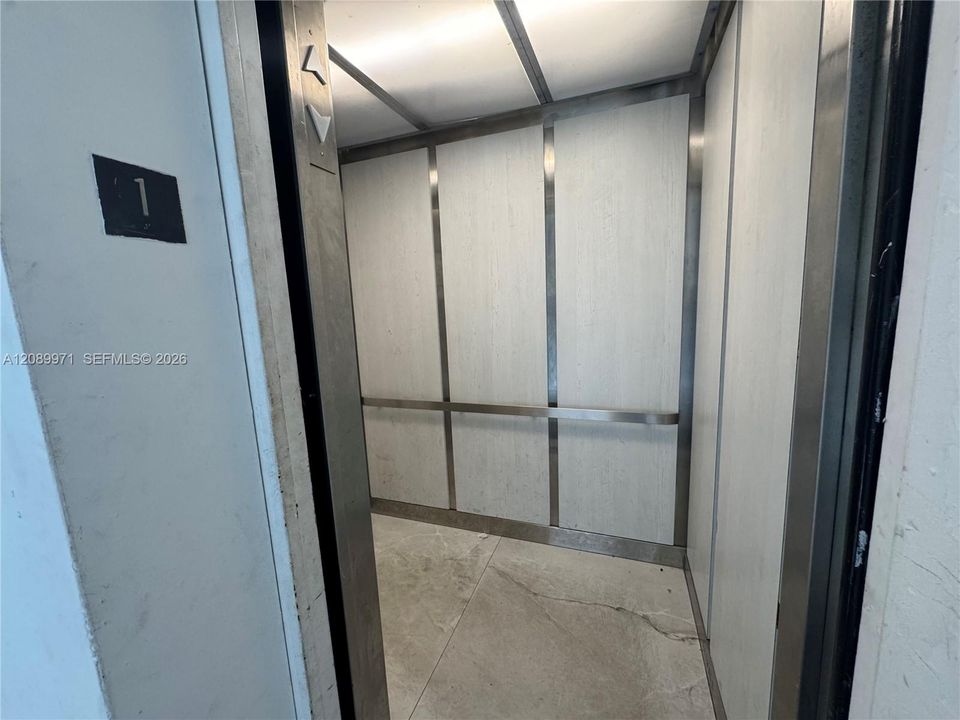 For Rent: $1,600 (1 beds, 1 baths, 750 Square Feet)