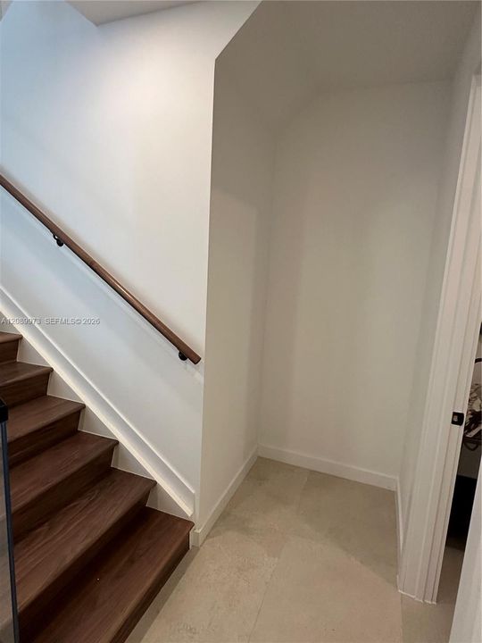 For Rent: $25,000 (4 beds, 3 baths, 1973 Square Feet)