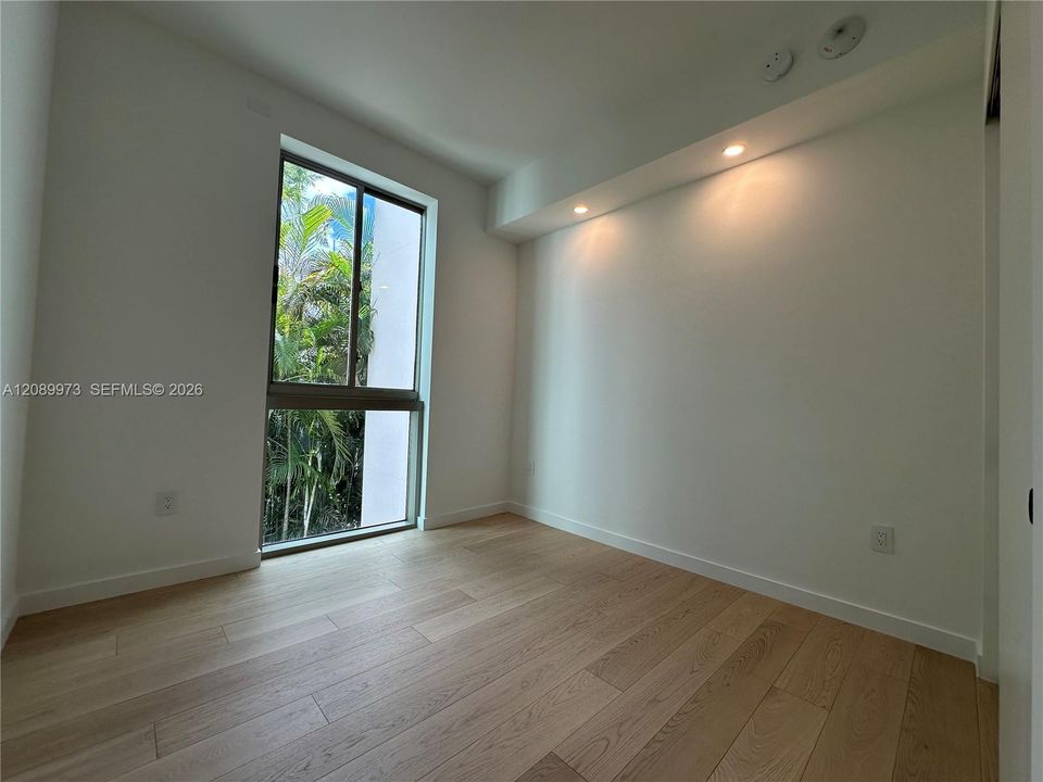 For Rent: $25,000 (4 beds, 3 baths, 1973 Square Feet)