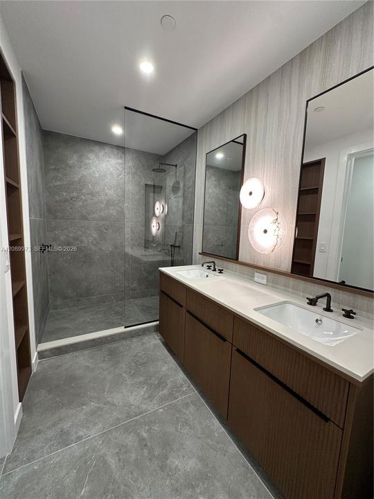 For Rent: $25,000 (4 beds, 3 baths, 1973 Square Feet)