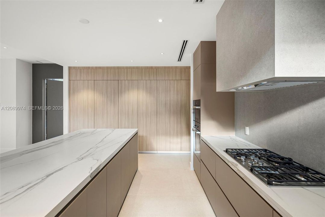 En Venta: $6,350,000 (6 camas, 7 baños, 6493 Pies cuadrados)
