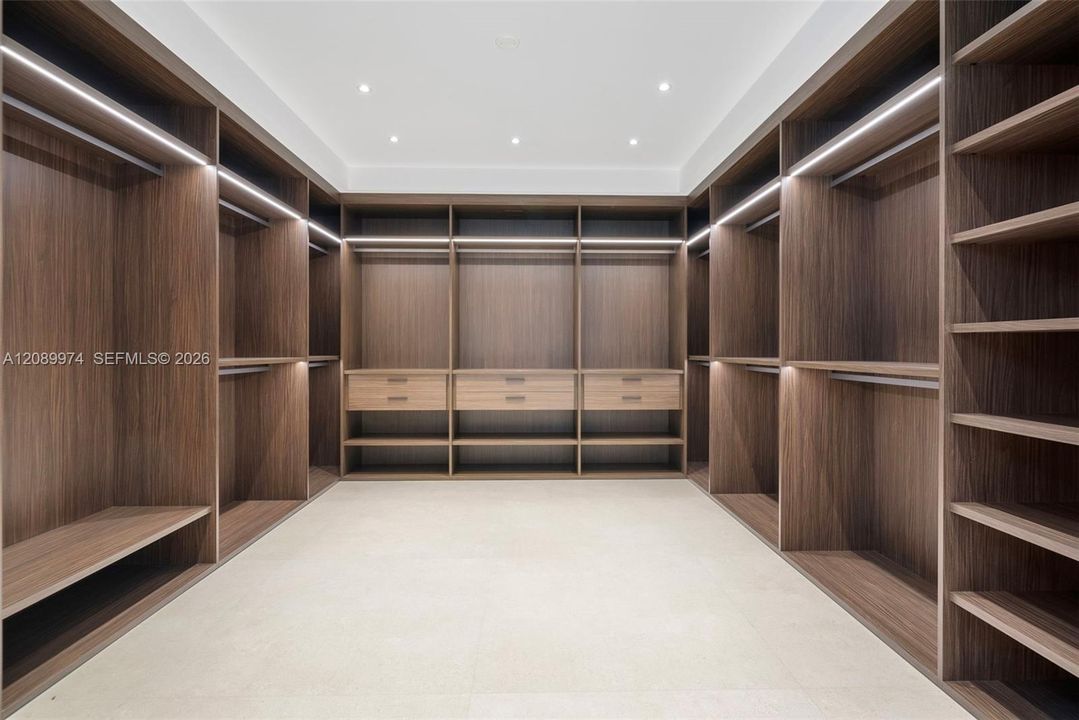 En Venta: $6,350,000 (6 camas, 7 baños, 6493 Pies cuadrados)