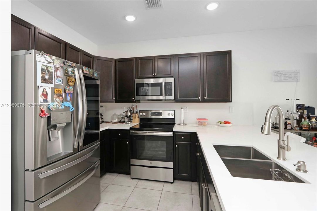 For Sale: $500,000 (3 beds, 2 baths, 1540 Square Feet)