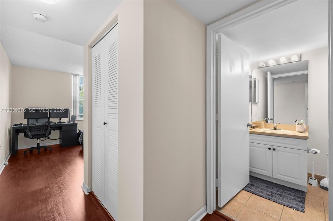 For Rent: $2,700 (2 beds, 2 baths, 1153 Square Feet)