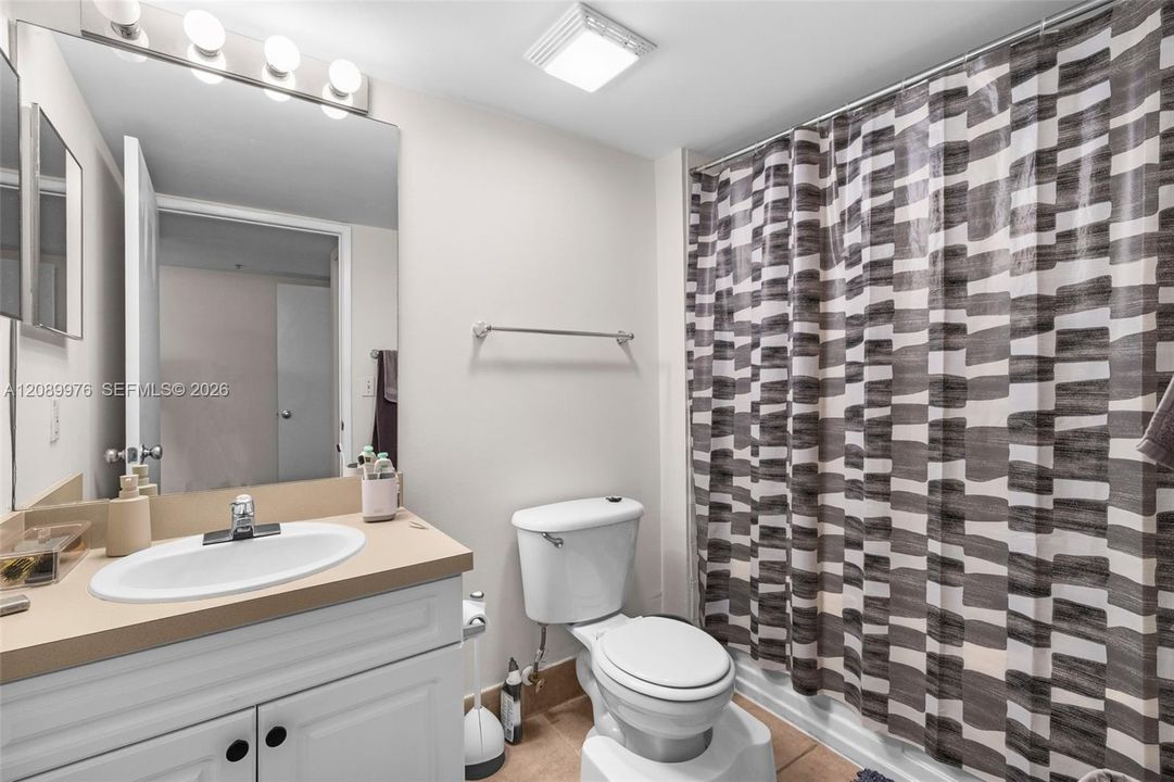 For Rent: $2,700 (2 beds, 2 baths, 1153 Square Feet)