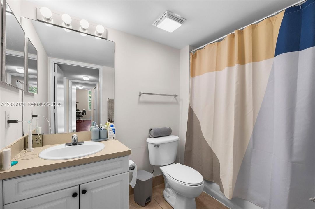 For Rent: $2,700 (2 beds, 2 baths, 1153 Square Feet)