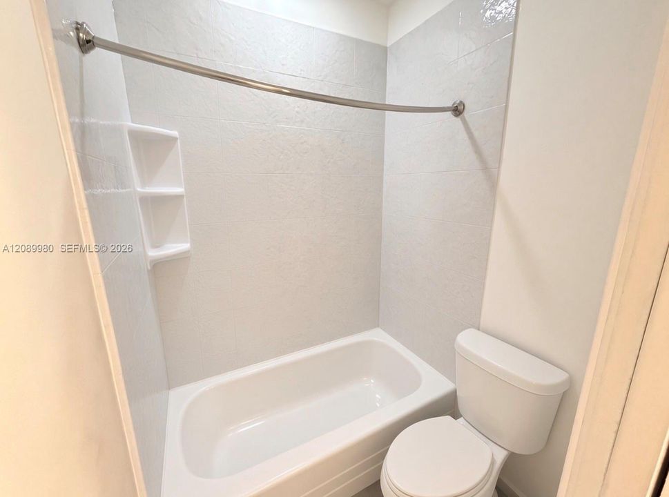 For Rent: $2,500 (2 beds, 2 baths, 1015 Square Feet)