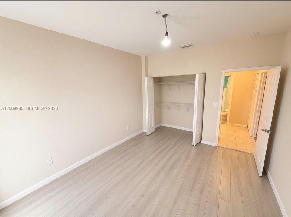 For Rent: $2,500 (2 beds, 2 baths, 1015 Square Feet)