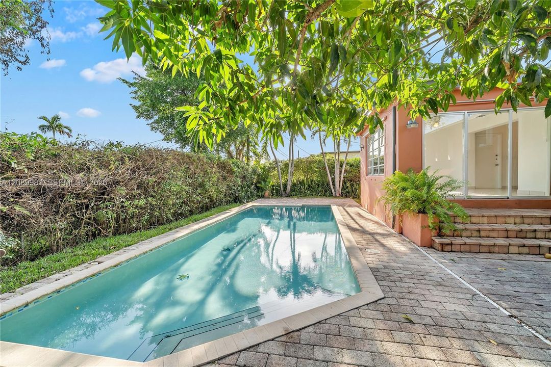 En Venta: $795,000 (3 camas, 2 baños, 1498 Pies cuadrados)