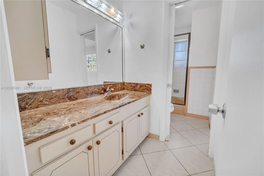 En Venta: $795,000 (3 camas, 2 baños, 1498 Pies cuadrados)