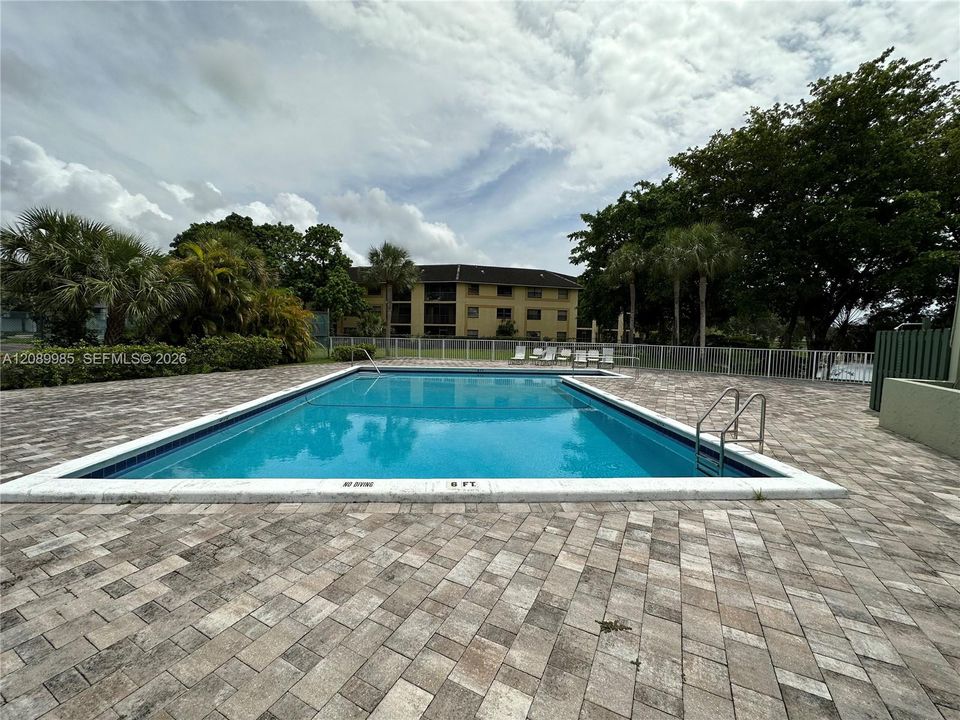 For Rent: $2,200 (2 beds, 2 baths, 1150 Square Feet)