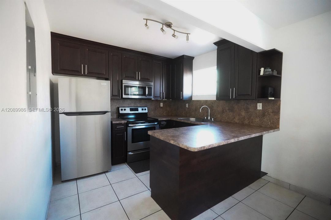 En Renta: $3,299 (4 camas, 2 baños, 2756 Pies cuadrados)