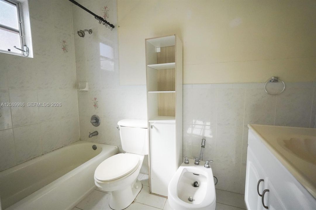En Renta: $3,299 (4 camas, 2 baños, 2756 Pies cuadrados)