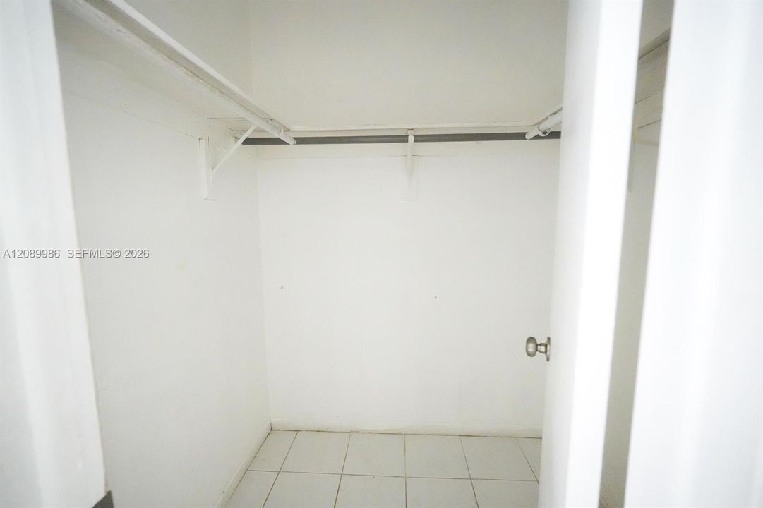 En Renta: $3,299 (4 camas, 2 baños, 2756 Pies cuadrados)