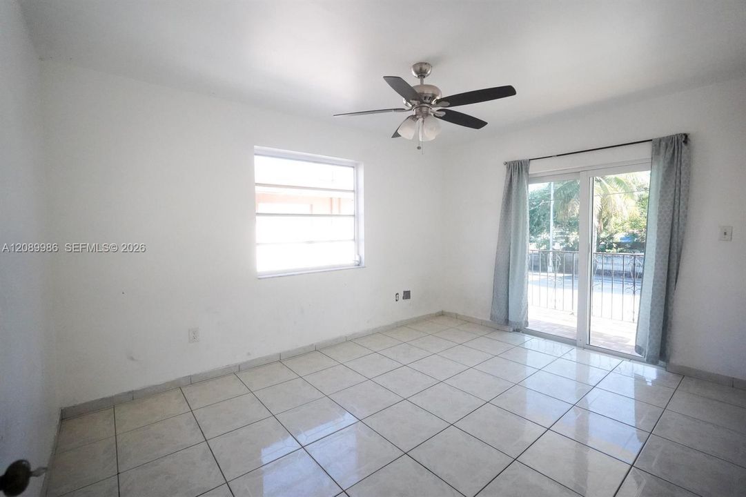 En Renta: $3,299 (4 camas, 2 baños, 2756 Pies cuadrados)