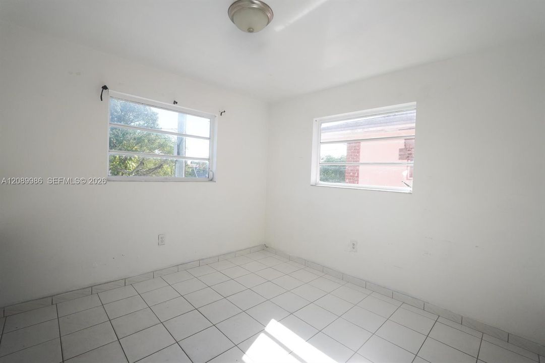 En Renta: $3,299 (4 camas, 2 baños, 2756 Pies cuadrados)