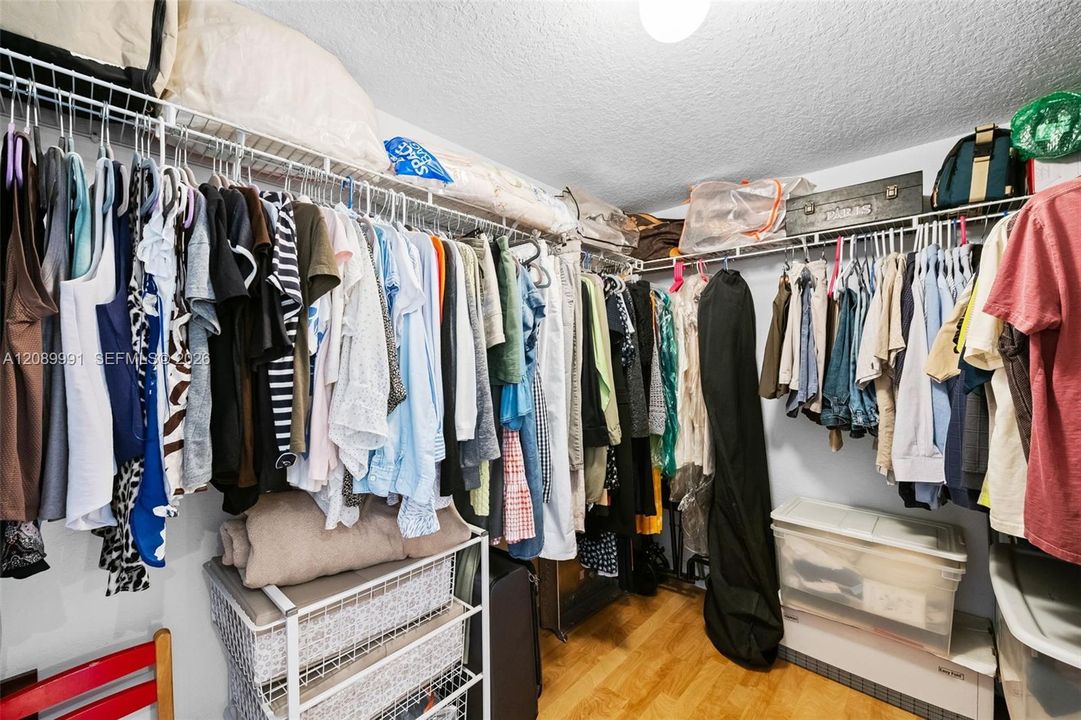 На продажу: $407,000 (2 спален, 2 ванн, 1280 Квадратных фут)