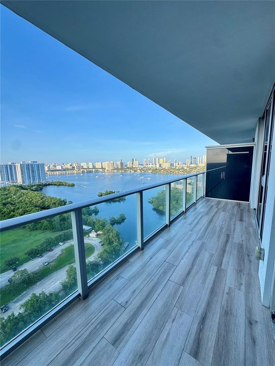 В аренду: $3,350 (1 спален, 2 ванн, 937 Квадратных фут)