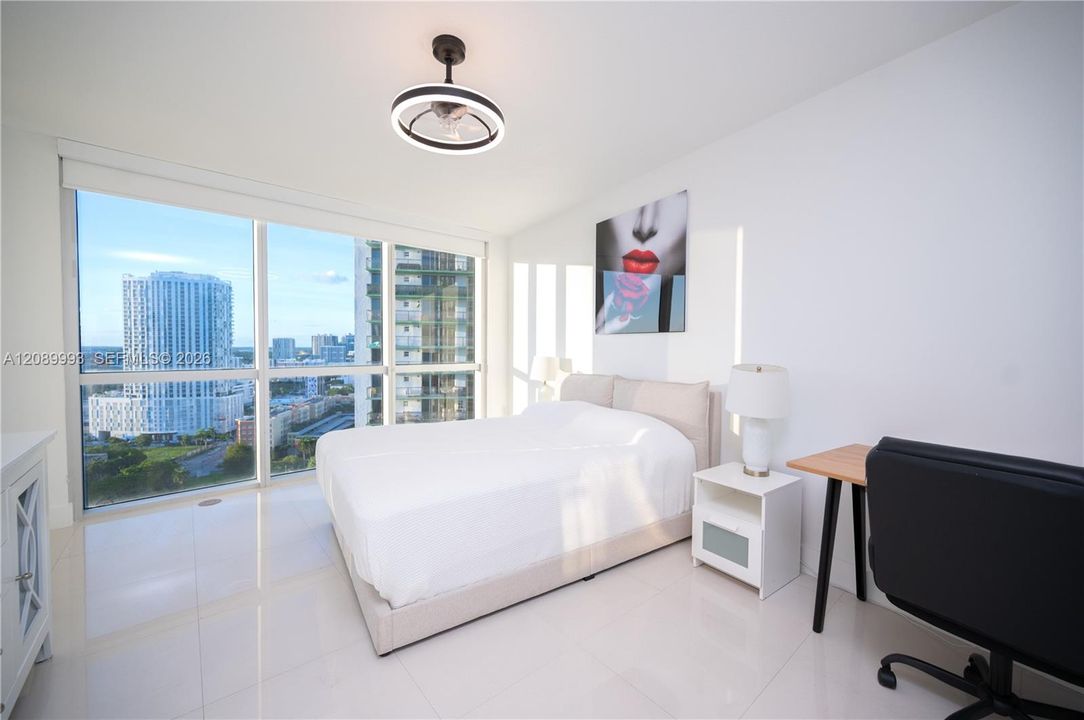 For Sale: $530,000 (2 beds, 2 baths, 1048 Square Feet)