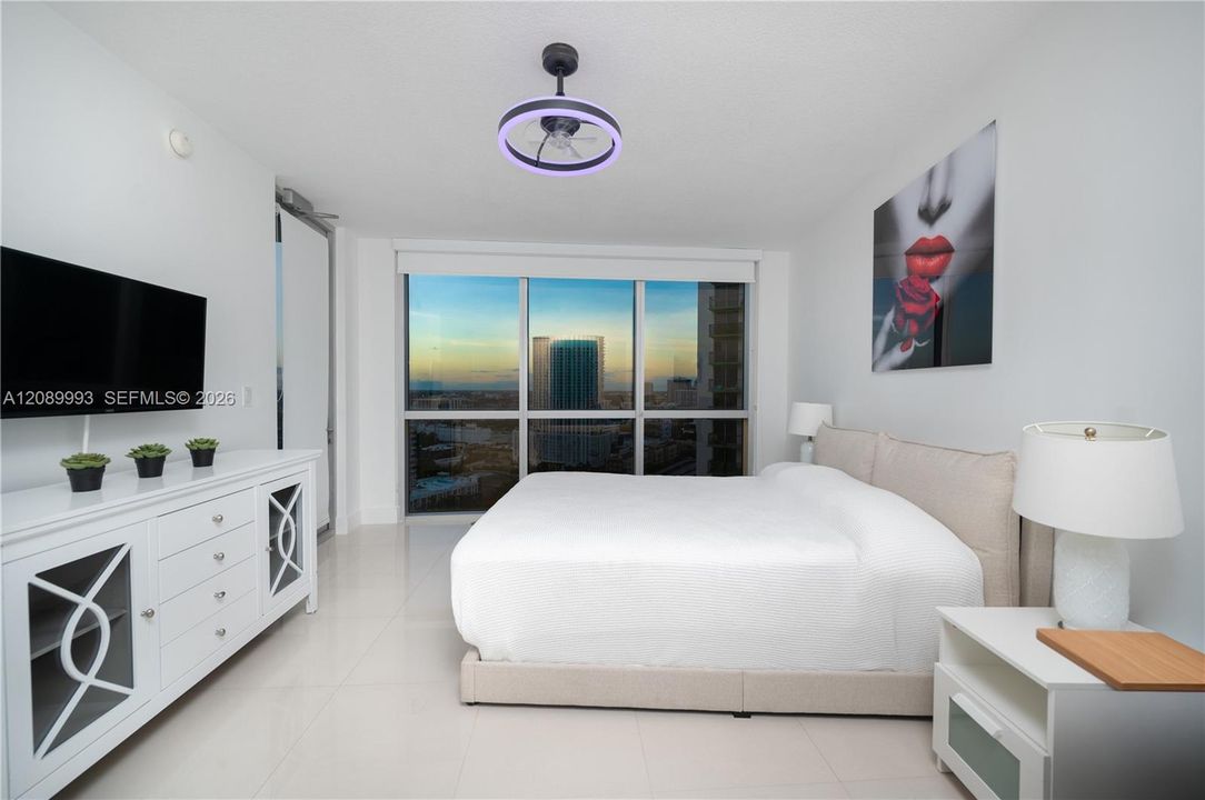 For Sale: $530,000 (2 beds, 2 baths, 1048 Square Feet)