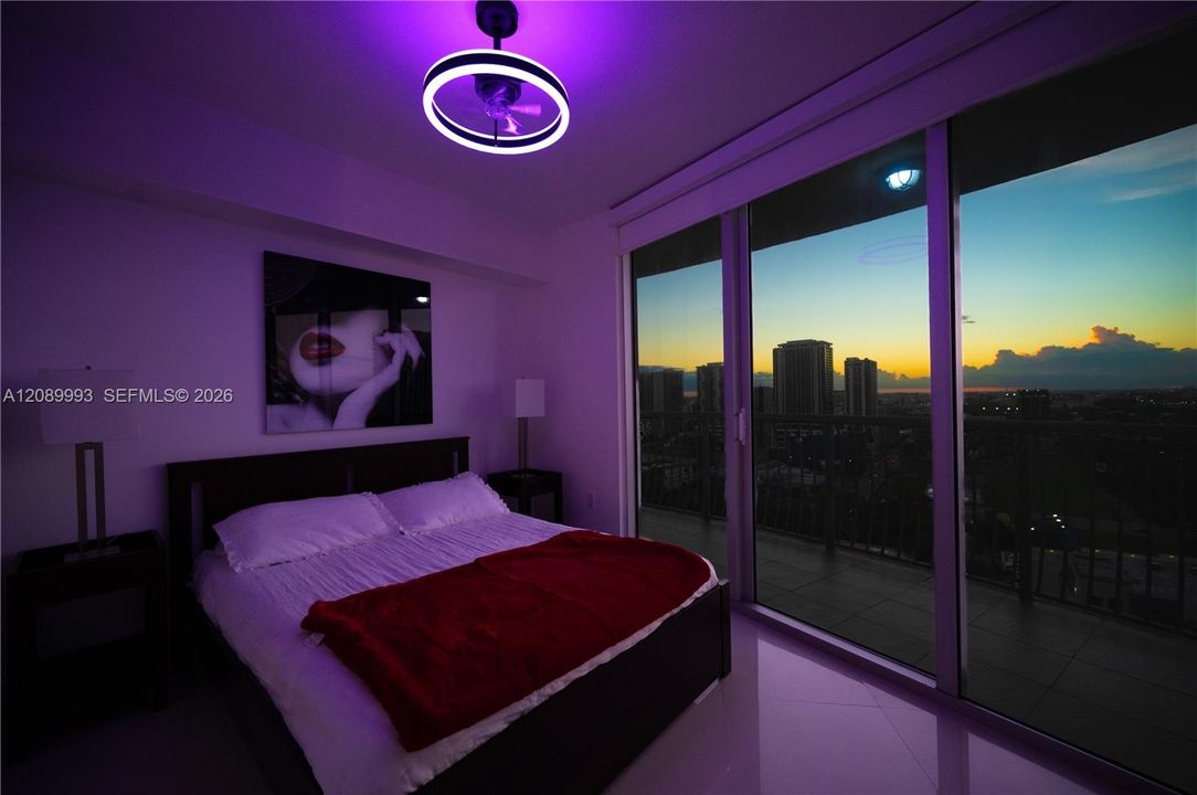 For Sale: $530,000 (2 beds, 2 baths, 1048 Square Feet)