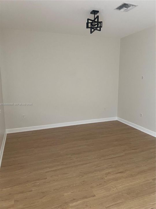 En Venta: $315,000 (2 camas, 2 baños, 1224 Pies cuadrados)