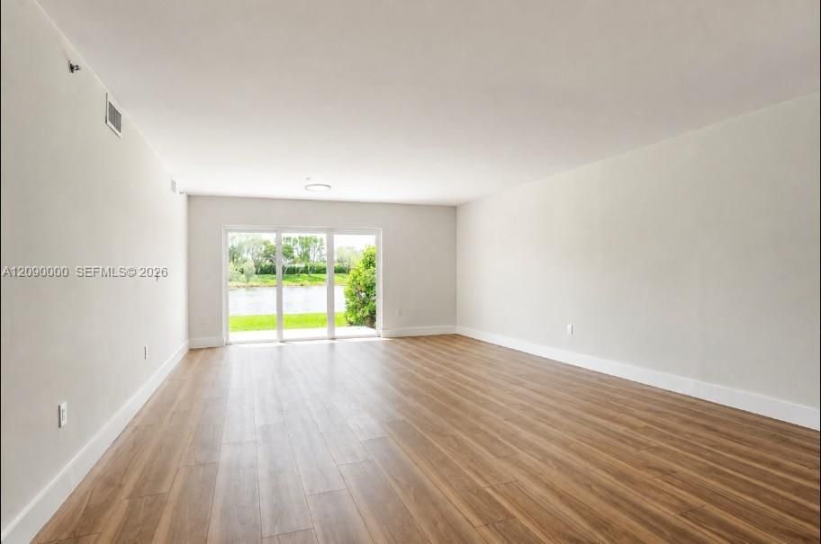 На продажу: $415,000 (3 спален, 2 ванн, 1813 Квадратных фут)