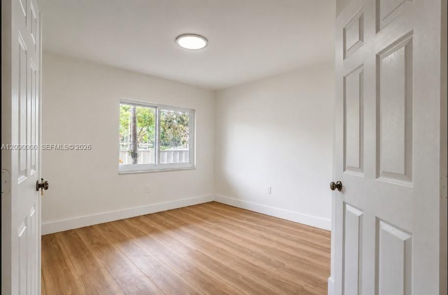 На продажу: $415,000 (3 спален, 2 ванн, 1813 Квадратных фут)