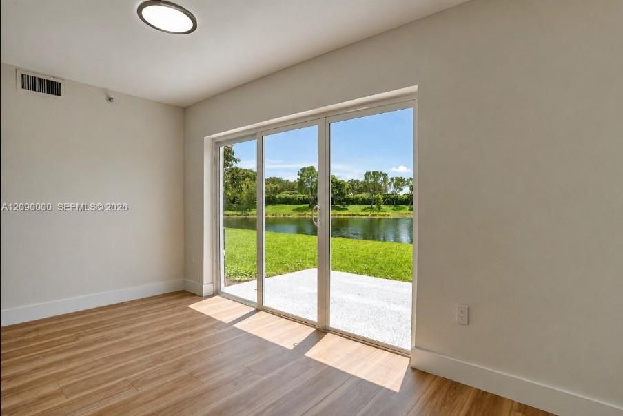На продажу: $415,000 (3 спален, 2 ванн, 1813 Квадратных фут)