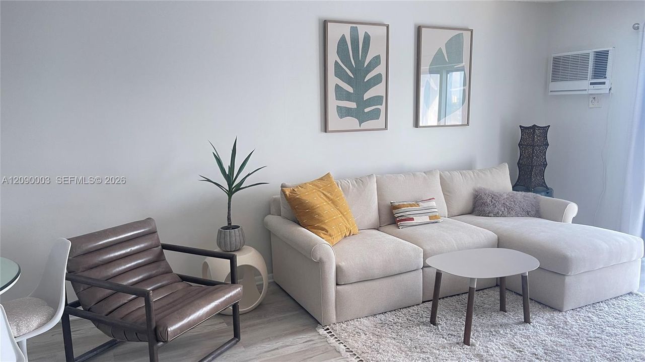 For Rent: $2,295 (1 beds, 1 baths, 647 Square Feet)