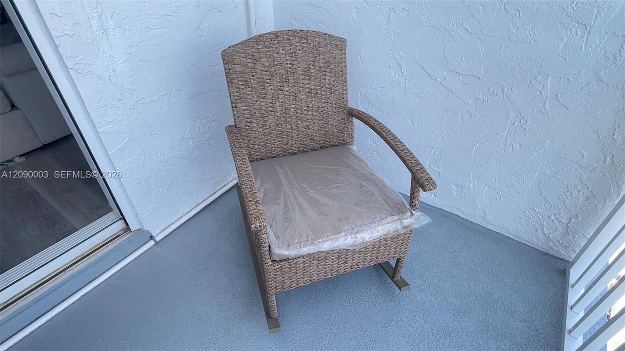 For Rent: $2,295 (1 beds, 1 baths, 647 Square Feet)
