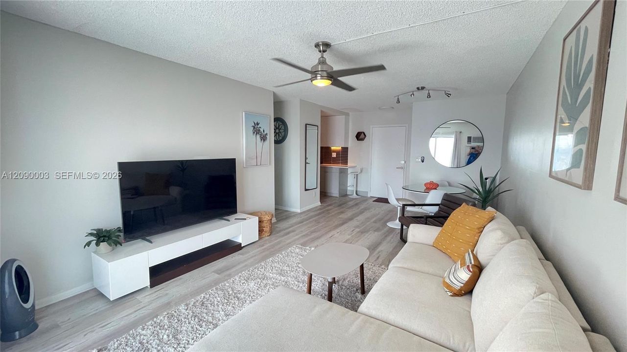 For Rent: $2,295 (1 beds, 1 baths, 647 Square Feet)