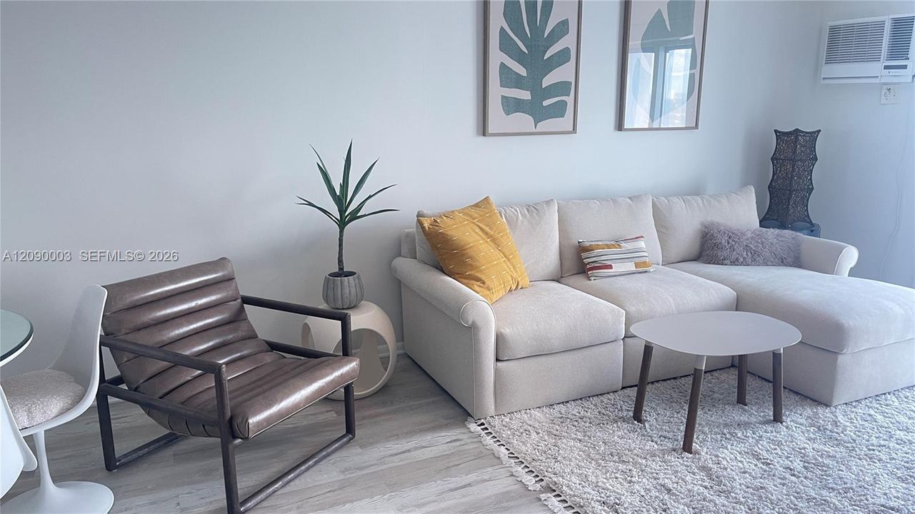 For Rent: $2,295 (1 beds, 1 baths, 647 Square Feet)