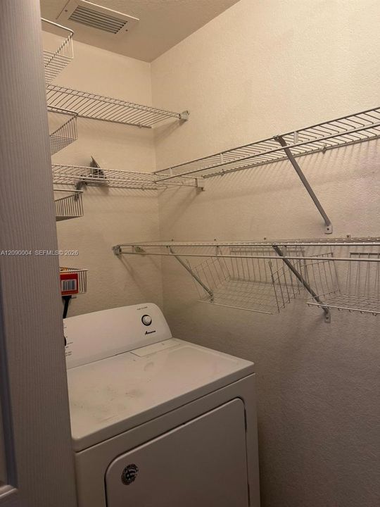 В аренду: $2,380 (2 спален, 2 ванн, 1150 Квадратных фут)