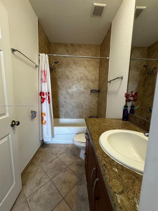 В аренду: $2,380 (2 спален, 2 ванн, 1150 Квадратных фут)