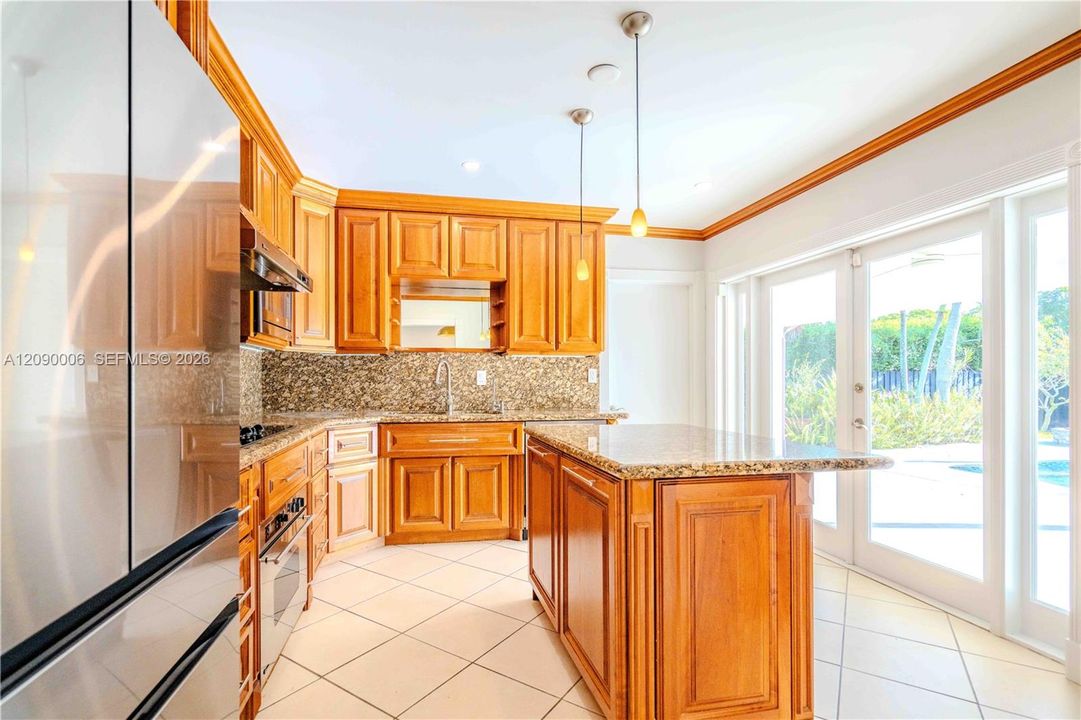 For Rent: $4,700 (3 beds, 2 baths, 1527 Square Feet)