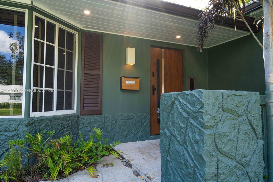 For Rent: $4,700 (3 beds, 2 baths, 1527 Square Feet)
