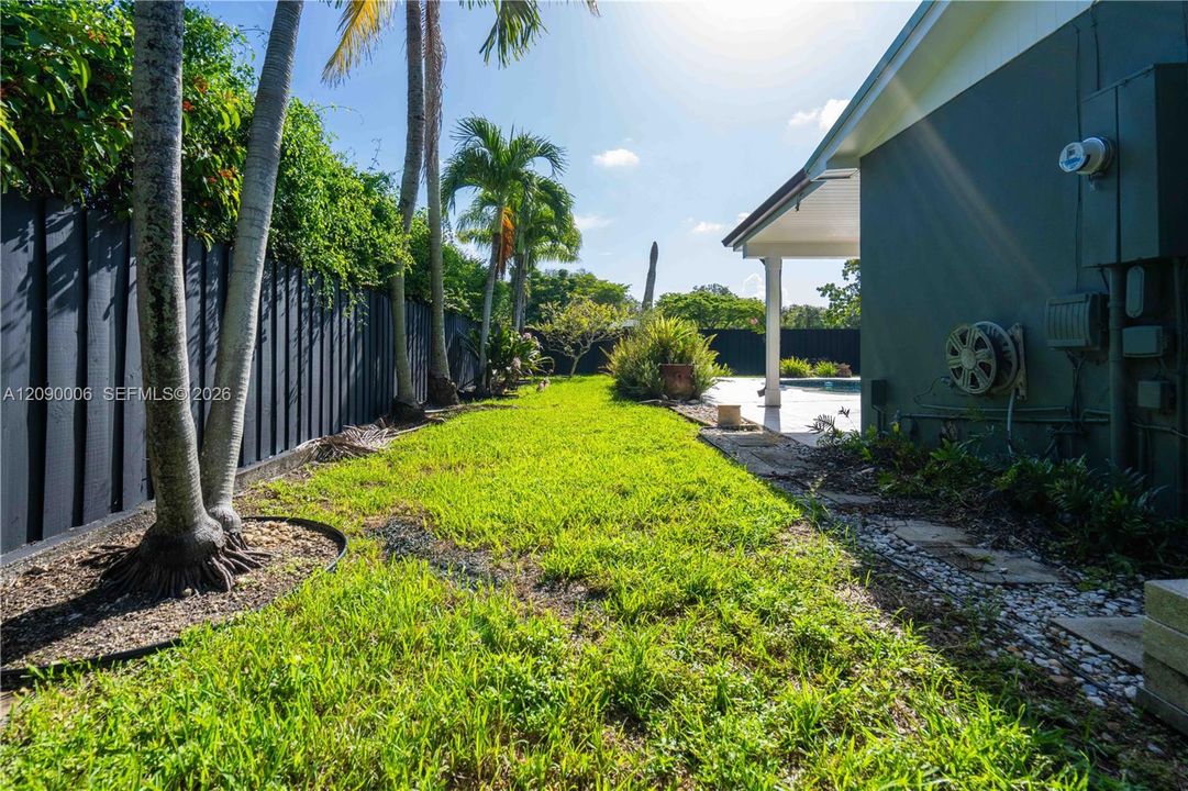 For Rent: $4,700 (3 beds, 2 baths, 1527 Square Feet)