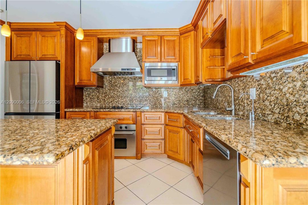 For Rent: $4,700 (3 beds, 2 baths, 1527 Square Feet)