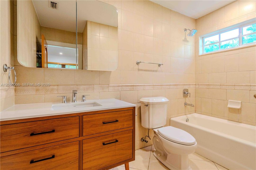 For Rent: $4,700 (3 beds, 2 baths, 1527 Square Feet)