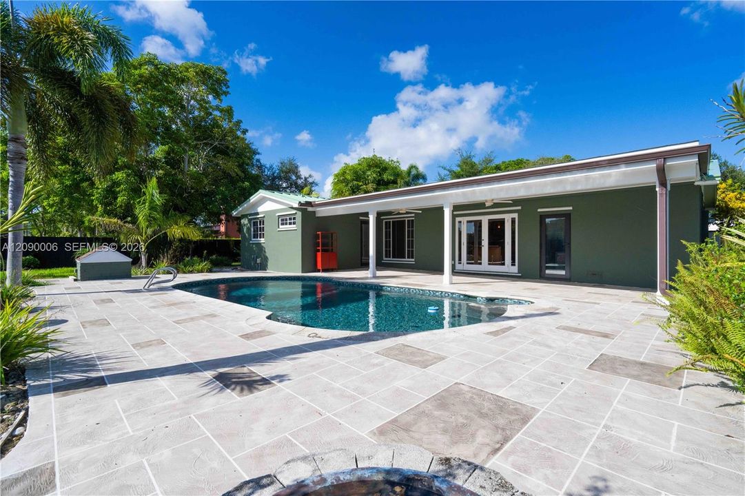 For Rent: $4,700 (3 beds, 2 baths, 1527 Square Feet)