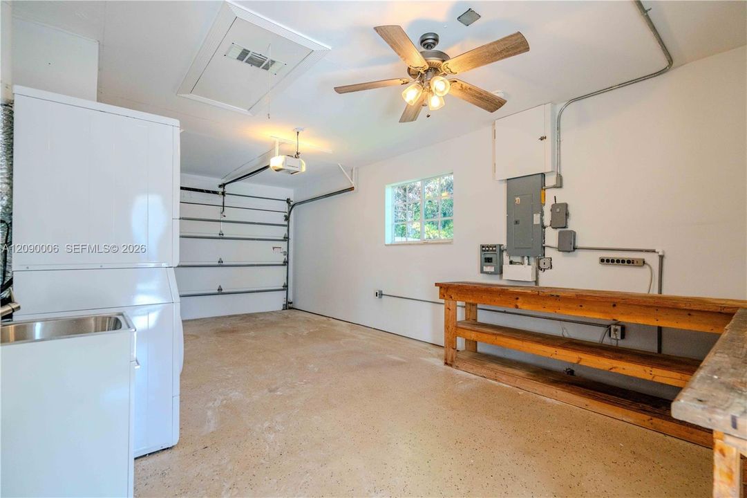 For Rent: $4,700 (3 beds, 2 baths, 1527 Square Feet)