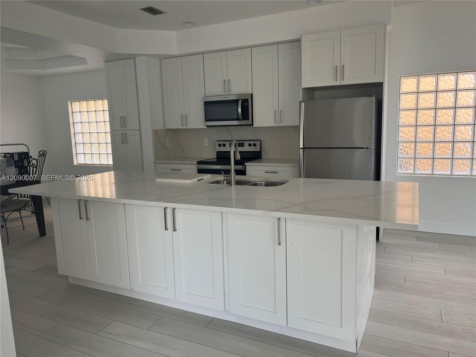For Rent: $4,200 (4 beds, 2 baths, 2366 Square Feet)