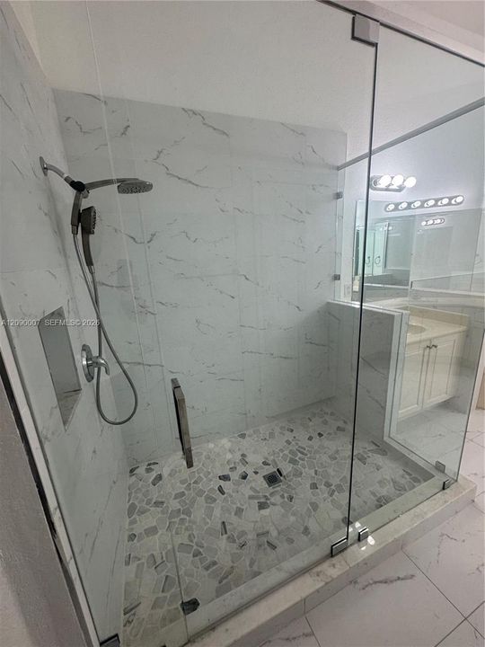 For Rent: $4,200 (4 beds, 2 baths, 2366 Square Feet)