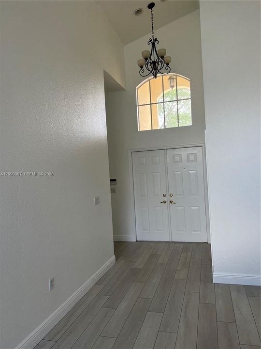 For Rent: $4,200 (4 beds, 2 baths, 2366 Square Feet)