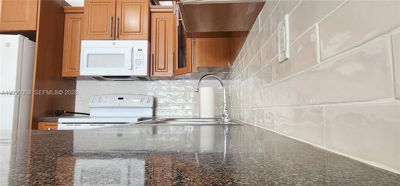 В аренду: $2,900 (4 спален, 3 ванн, 1270 Квадратных фут)