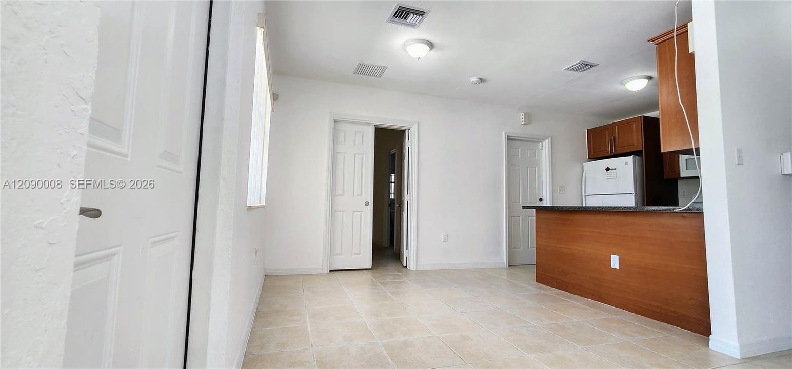 В аренду: $2,900 (4 спален, 3 ванн, 1270 Квадратных фут)