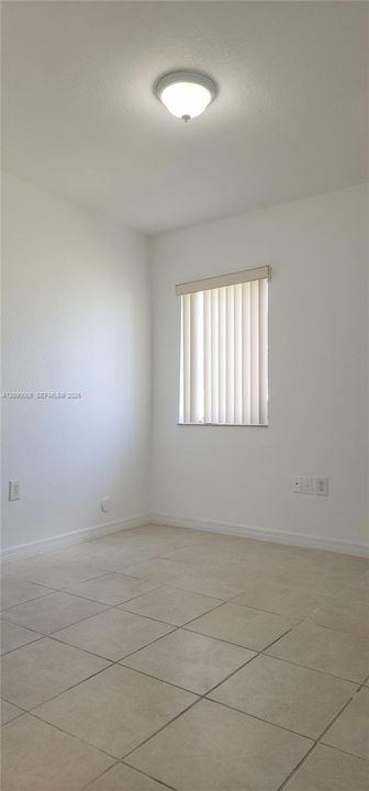 В аренду: $2,900 (4 спален, 3 ванн, 1270 Квадратных фут)
